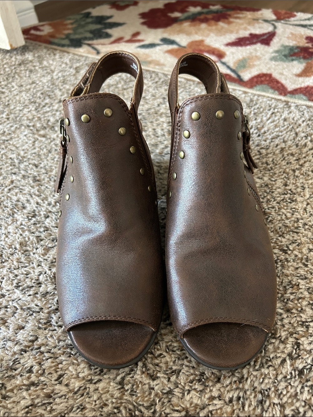 Yuu Brown Open-Toe Studded Leather Slingback Mules